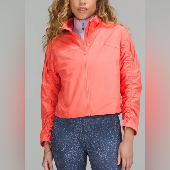 Lululemon-Lightweight Cropped Track Jacket-Raspberry Cream-size 8-NWOT - Picture 4 of 14